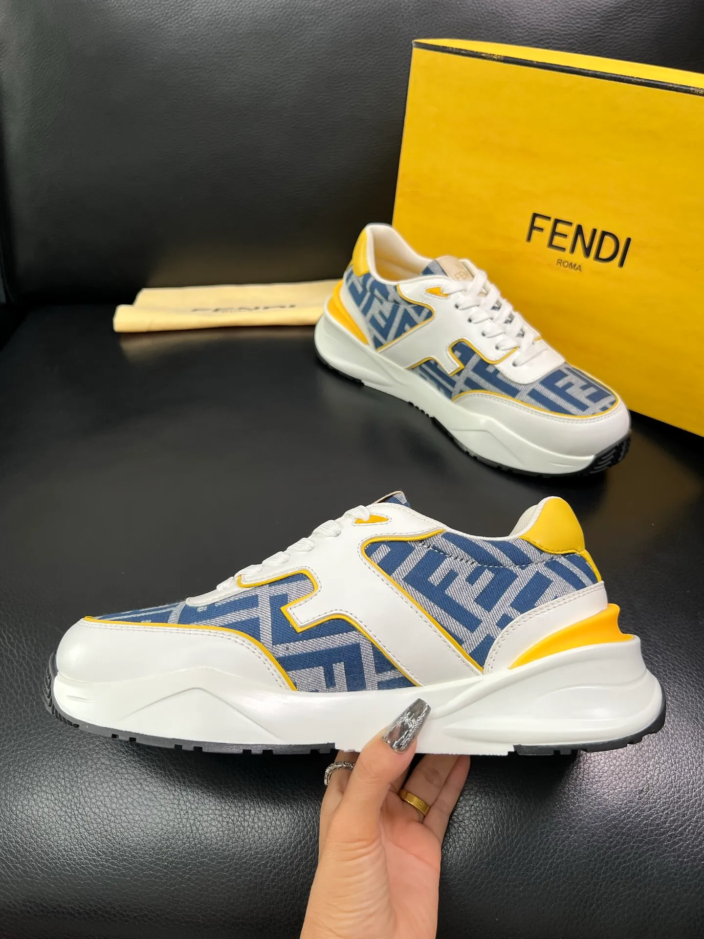 Men's shoes 💰840 FENDI top purchasing Fendi counters are equipped with the original factory, original fabrics imported from Italy, breathable and comfortable cowhide lining, soles: original soles specially provided by the original factory are super comfortable, original factory orders 🔍high quality, you can enter and exit the counter at will, welcome to compare, code number 39-44 (customized 38-45) 85856